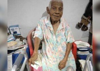 Doña Lupita, señora de 100 años, agradece el apoyo que ha recibido por parte de los Hermosillenses