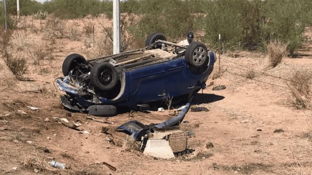 Volcadura en camino al Cefereso de Hermosillo deja dos mujeres heridas Volcadura en camino al Cefereso de Hermosillo deja dos mujeres heridas