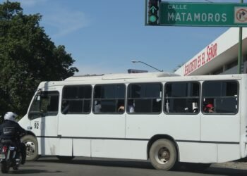 Advierte Policía de Hermosillo detendrán a quien dañe camiones de transporte en Halloween