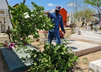 Hermosillo: En panteones limpios, recordarán a a sus seres queridos