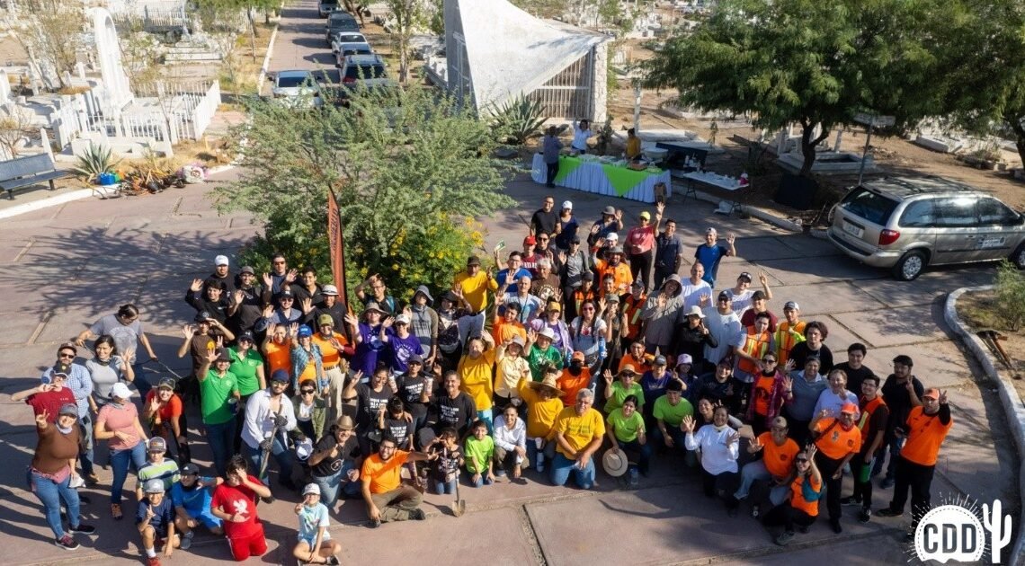 Hermosillo: Plantan 100 guayacanes en Panteón Yánez Hermosillo: Plantan 100 guayacanes en Panteón Yánez