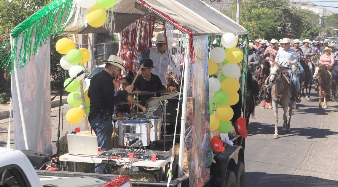 Realizan en Hermosillo animada cabalgata por San Judas Tadeo Realizan en Hermosillo animada cabalgata por San Judas Tadeo