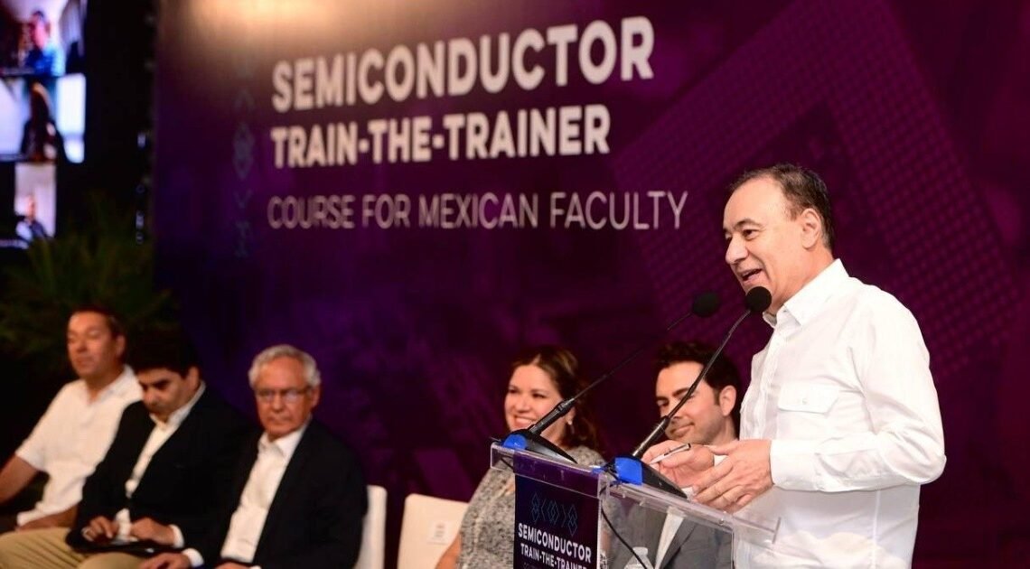 Promueve Gobernador de Sonora capacitación de jóvenes en semiconductores
