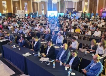 Analizan sobre economía y política en Foro Empresarial Coparmex