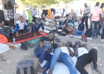 Para vecinos de la Central Camionera de Hermosillo la ola migratoria está a la puerta de sus casas