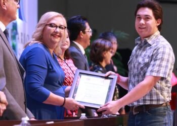 Reconoce la Universidad de Sonora a los mejores estudiantes