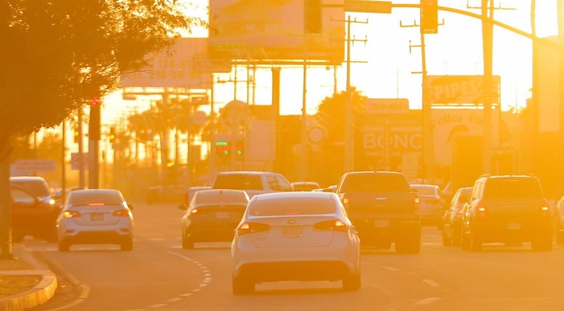 Sol “encandila” a conductores en 11 puntos de Hermosillo