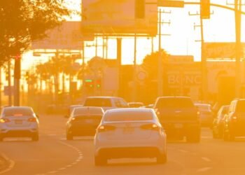 Sol “encandila” a conductores en 11 puntos de Hermosillo