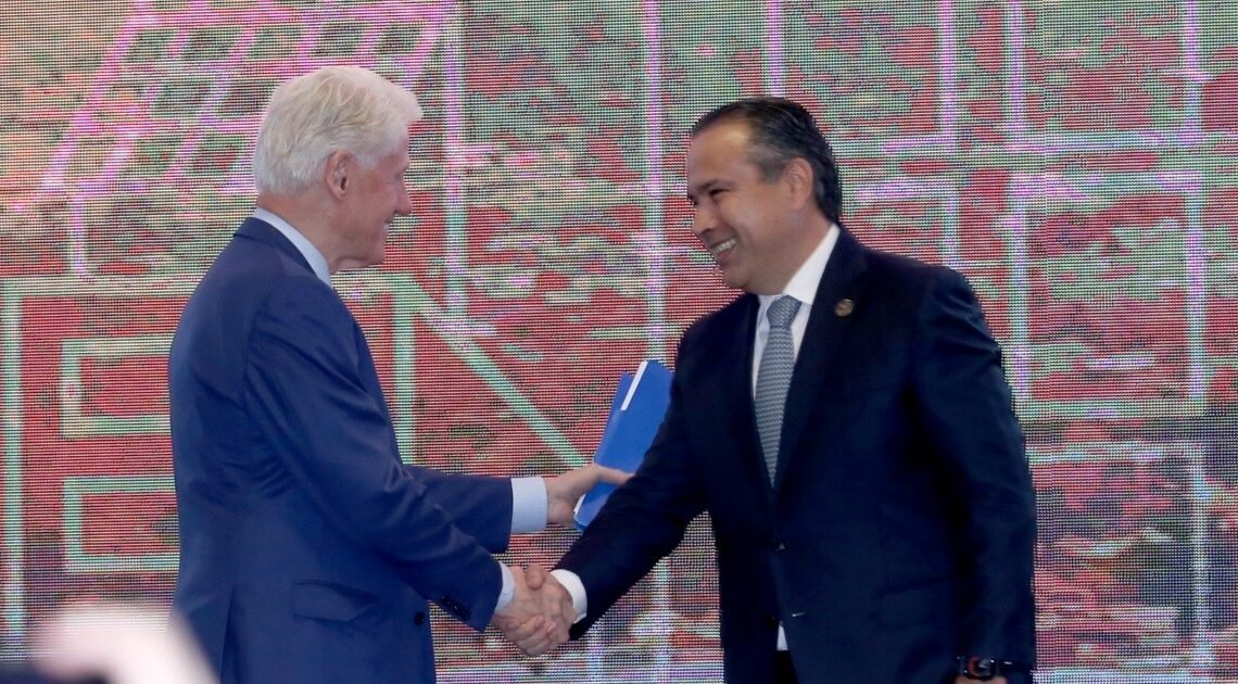 Hermosillo avanza en el futuro de la energía solar: Bill Clinton