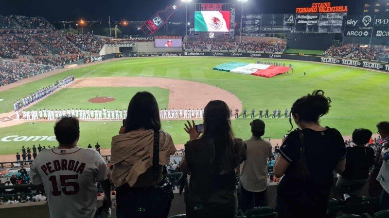 Para empezar con la ceremonia inaugural, el club hermosillense brindó una serie de homenajes a sus jugadores que representaron a México en las pasadas competencias internacionales Para empezar con la ceremonia inaugural, el club hermosillense brindó una serie de homenajes a sus jugadores que representaron a México en las pasadas competencias internacionales