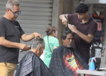 Estudiantes de Cieval realizan cortes gratuitos en el Mercado Municipal