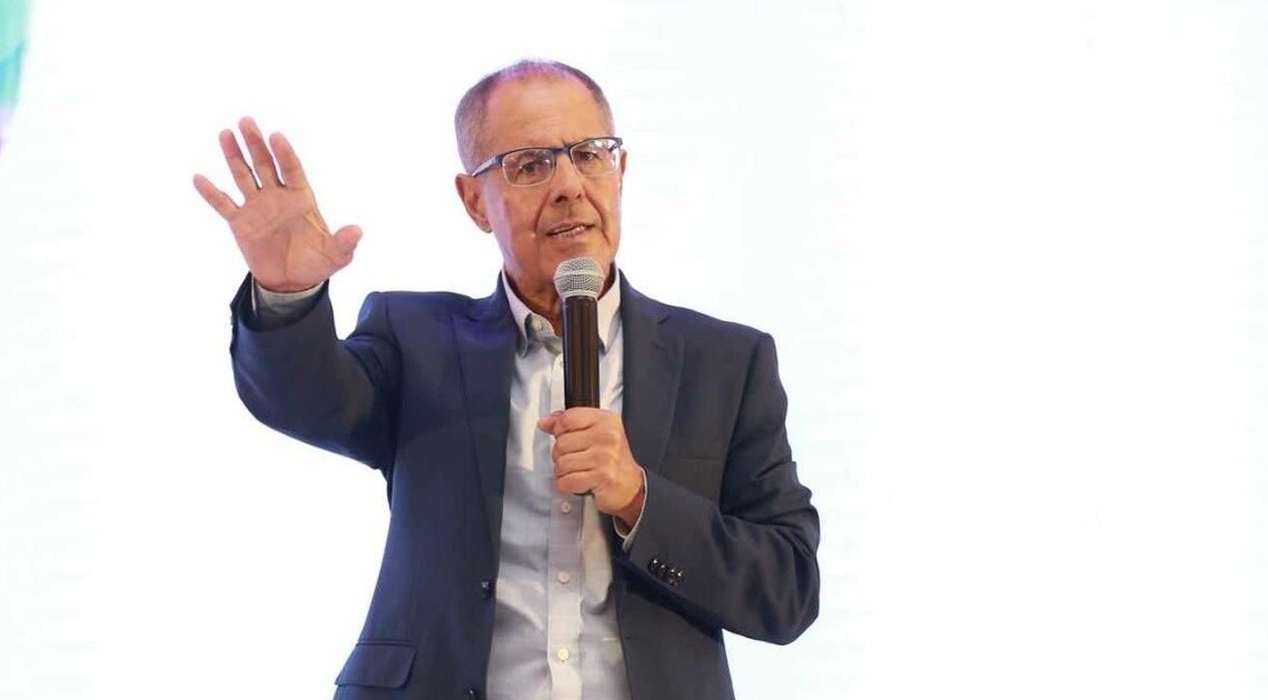 Foro empresarial, Ideas en movimiento: Expone Rafael Fernández de Castro retos y oportunidades de México y Sonora 