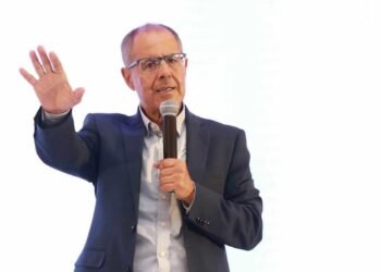Foro empresarial, Ideas en movimiento: Expone Rafael Fernández de Castro retos y oportunidades de México y Sonora 