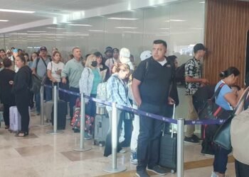 Diez vuelos llegan de emergencia a Hermosillo tras mal tiempo en Tijuana