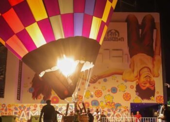 “Espectáculo del dragón” sorprende en Festival del Globo, pese a condiciones climatológicas
