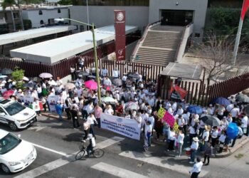 Protestan trabajadores del Poder Judicial en Hermosillo: “Es injusto que nos digan flojos”, manifiestan