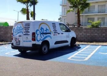 “El Patio” Estacionado en Espacios para Discapacitados