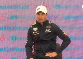 Checo Pérez Pide a la Afición Comportarse Bien en la Fórmula 1
