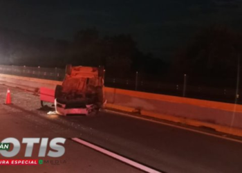 Desesperación provoca accidente en carretera Chilpancingo-Acapulco