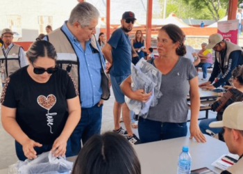 Anuncian sedes y fechas para entrega de uniformes escolares en Hermosillo
