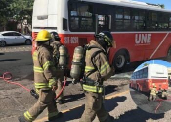 “El camión se estaba incendiando”; pasajeros de la Línea 18 sufren susto