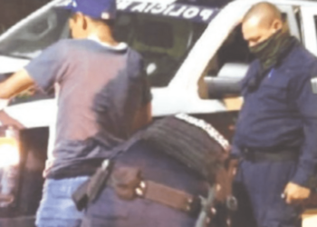 Descubren a cuatro personas allanando y robando comercio ¡de madrugada!