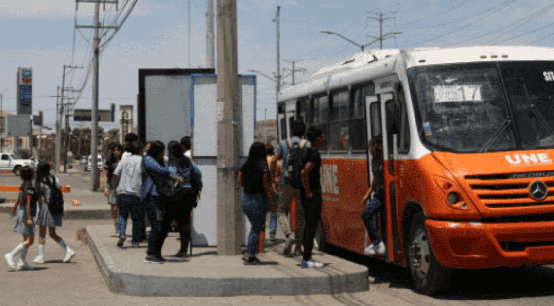Atacan a pedradas unidades del transporte público