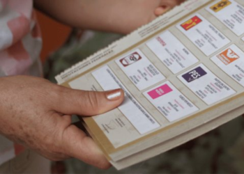 INE aprueba paquete electoral para voto en el extranjero