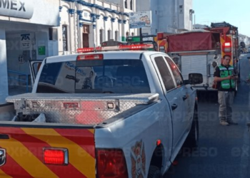 Evacúan a trabajadores de empresa telefónica por conato de incendio