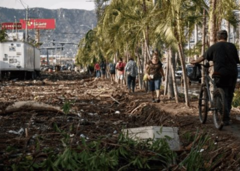 Inicia evacuación de turistas varados en Acapulco por huracán ‘Otis’