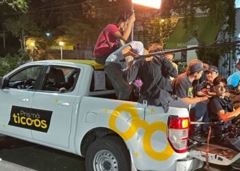 La Revolución de las Novelas en Redes Sociales: Prismáticoos en Facebook