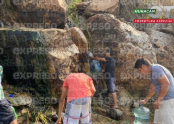 “Hace falta mucha más ayuda”: habitantes de Acapulco sufren falta de agua