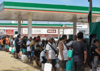 Reabren 17 gasolineras de Pemex en Acapulco