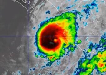 Huracán Lidia de categoría 4 toca tierra en Jalisco