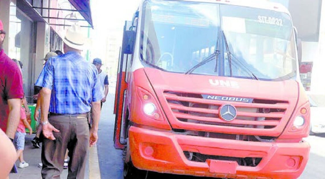 Hermosillo: Piden usuarios del transporte mantener aires encendidos hasta que baje el calor