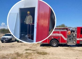 Protección Civil y Bomberos de Hermosillo controlan incendio en bodega de la UVM Sonora