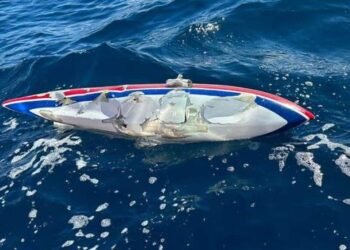 Localizan partes de la avioneta desaparecida en el Mar de Cortés
