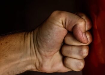 Arrestan a hombre por violencia familiar en Hermosillo