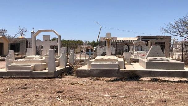 Preparan panteones de Hermosillo para el Día de Muertos Preparan panteones de Hermosillo para el Día de Muertos