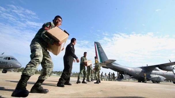 Sedena activa puente aéreo para traslado de víveres para Acapulco Sedena activa puente aéreo para traslado de víveres para Acapulco