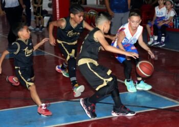 Van Titanes perfectos en primaria del Torneo Navideño de Básquetbol