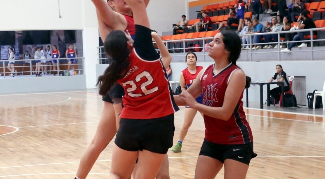 Debuta Lux con victoria en prepa femenil del Torneo Navideño