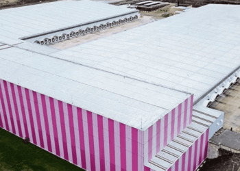 “Superfarmacia” permanece vacía porque “se acaba de comprar”, justifica AMLO