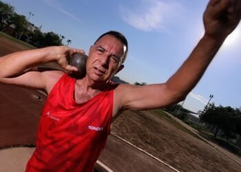 Sergio Quintanar va por medalla de oro en lanzamiento de bala y jabalina