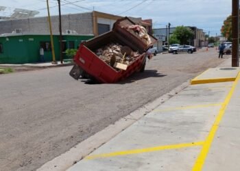 Denuncian cajemenses tardanza en la reparación de socavones