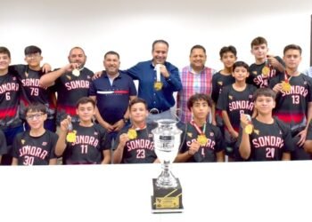 Recibe Antonio Astiazarán a Selección Sonora de Basquetbol