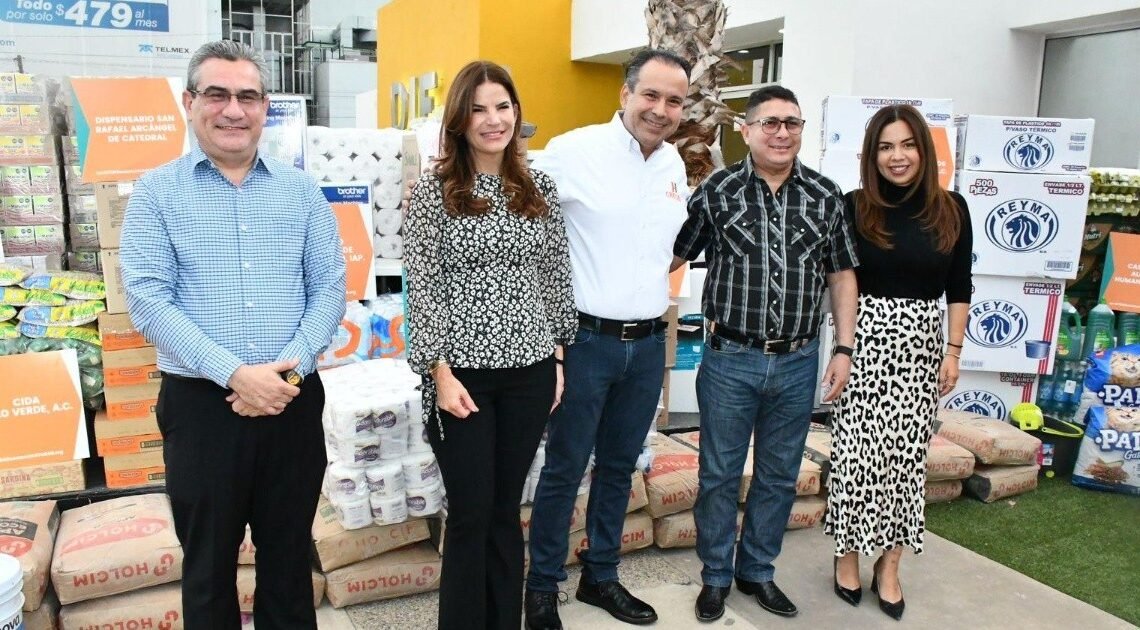 Hermosillo: Entregan Antonio Astiazarán y Patty Ruibal productos en apoyo a asociaciones Hermosillo: Entregan Antonio Astiazarán y Patty Ruibal productos en apoyo a asociaciones