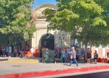 Esperan puedan reubicarse vendedores afuera del Mercado Municipal de Hermosillo por rehabilitación