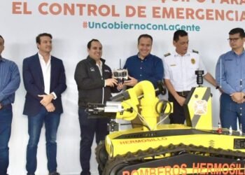 Hermosillo: Da Antonio Astiazarán bienvenida a “SERI” robot para extinción de incendios