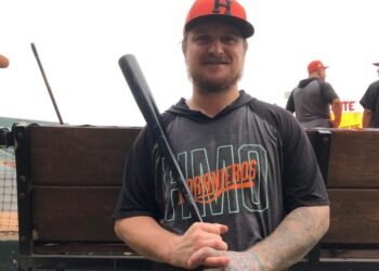 Compara Tenerowicz a Naranjeros con los Yanquis